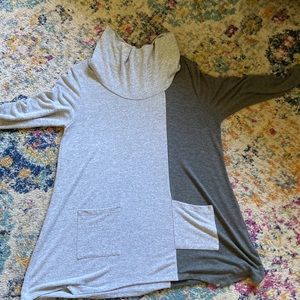 Soft surroundings light top.